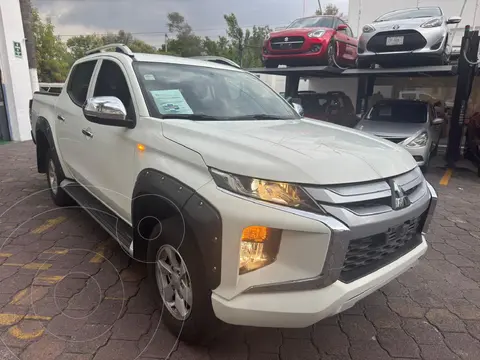 Mitsubishi L200 GLX 4x2 usado (2022) color Blanco financiado en mensualidades(enganche $37,500)