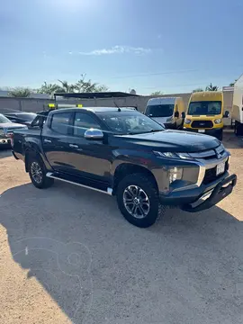 Mitsubishi L200 GLS Diesel  4x4 Aut usado (2022) color Gris precio $455,000