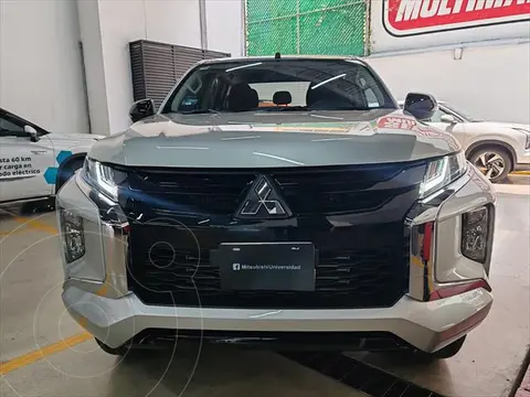 Mitsubishi L200 GLS Diesel  4x4 Aut usado (2024) color Gris precio $632,000