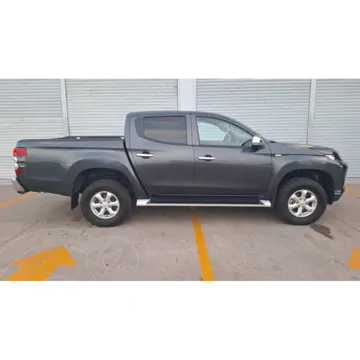 Mitsubishi L200 GLX Diesel 4x4 usado (2022) color Gris precio $445,000