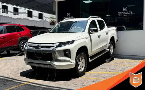 foto Mitsubishi L200 GLX Diésel 4x4 usado (2022) color Blanco precio $479,900