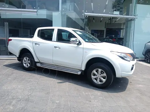 Mitsubishi L200 GLS 4x2 Gasolina usado (2019) color Blanco precio $270,000