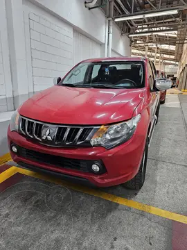 Mitsubishi L200 4x4 2.5L DI-D Cabina Doble usado (2019) color Rojo precio $285,000