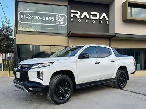 Mitsubishi L200 GLS Diesel  4x4 Aut usado (2023) color Blanco precio $555,800