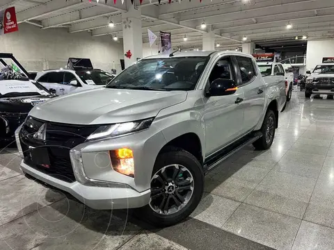 Mitsubishi L200 GLS Diesel  4x4 Aut usado (2024) color Plata financiado en mensualidades(enganche $185,300 mensualidades desde $14,176)
