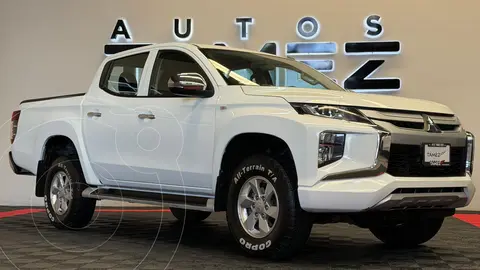 Mitsubishi L200 GLX 4x2 usado (2022) color Blanco precio $345,000