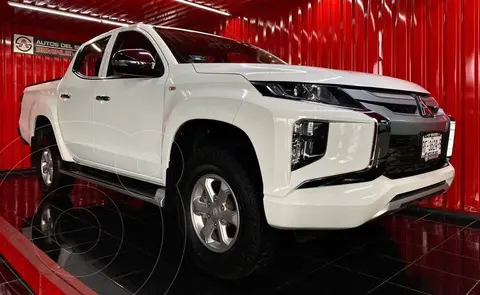 Mitsubishi L200 GLX Diesel 4x4 usado (2022) color Blanco precio $319,000
