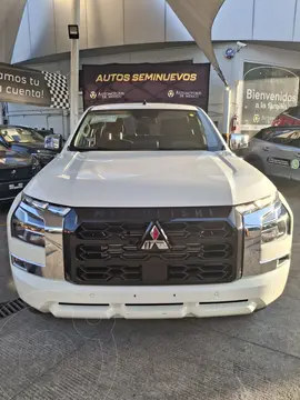 Mitsubishi L200 GLS Diesel  4x4 Aut usado (2025) color Blanco precio $730,000