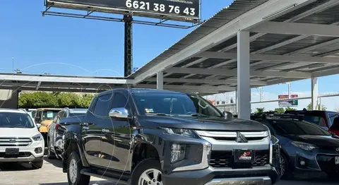 Mitsubishi L200 GLX 4x2 usado (2023) color Gris Grafito precio $478,000