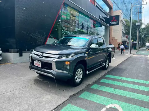 Mitsubishi L200 GLX Diesel 4x4 usado (2022) color Gris precio $349,000