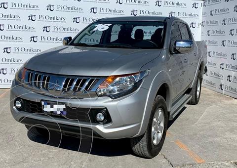 Mitsubishi L200 4x2 2.4L Cabina Doble usado (2016) color Plata Dorado precio $260,000