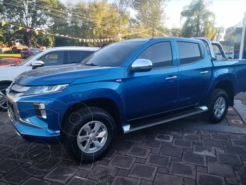 Mitsubishi L200 GLX 4X2 GASOLINA MT usado (2022) color Azul Elctrico precio $339,000