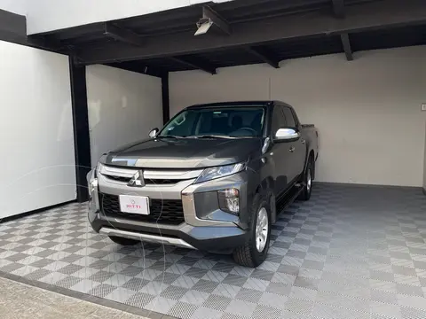 Mitsubishi L200 GLX 4x2 usado (2024) color Gris precio $438,000