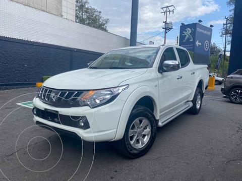 foto Mitsubishi L200 4x2 2.4L Cabina Doble usado (2018) precio $339,900