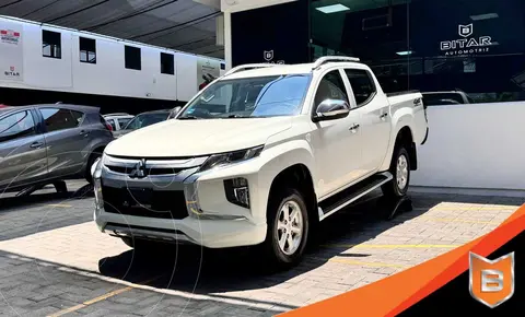 Mitsubishi L200 GLX Diesel 4x4 usado (2022) color Gris Grafito financiado en mensualidades(enganche $97,980 mensualidades desde $11,770)