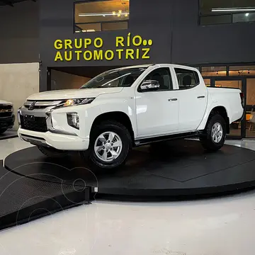 Mitsubishi L200 GLX 4x2 usado (2024) color Blanco precio $439,000