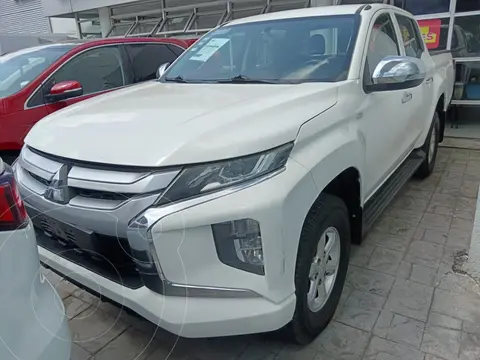 Mitsubishi L200 GLX Diesel 4x4 usado (2020) color Blanco precio $380,000