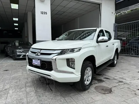Mitsubishi L200 GLX 4x2 usado (2024) color Blanco precio $428,900