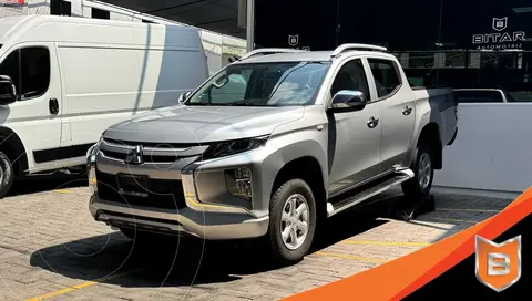 Mitsubishi L200 GLX Diesel 4x4 usado (2022) color Plata precio $479,900