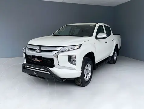Mitsubishi L200 GLX 4x2 usado (2023) color Blanco precio $389,000