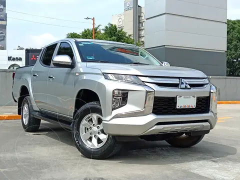 Mitsubishi L200 GLX 4x2 usado (2024) color plateado precio $430,000