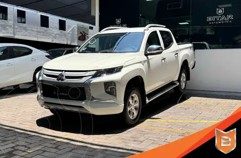 Mitsubishi L200 GLX Diesel 4x4 usado (2022) color Blanco financiado en mensualidades(enganche $95,980 mensualidades desde $11,700)