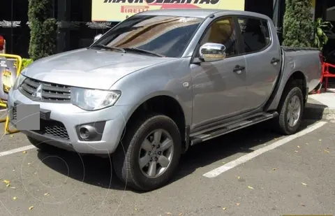 Mitsubishi L200 pick-up usado (2010) color Plata precio u$s4.500