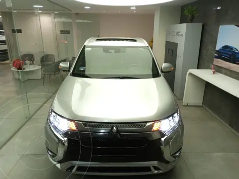 Mitsubishi Outlander PHEV Limited usado (2020) color Plata financiado en mensualidades(enganche $100,000 mensualidades desde $12,000)