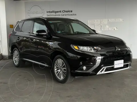 foto Mitsubishi Outlander PHEV SE usado (2020) color Negro precio $499,800