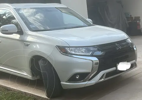 Mitsubishi Outlander PHEV SE usado (2019) color Blanco precio $410,000