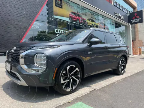 Mitsubishi Outlander PHEV Limited usado (2024) color Gris financiado en mensualidades(enganche $154,336 mensualidades desde $14,727)