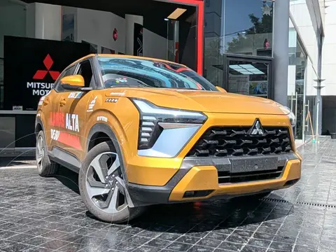 Mitsubishi Outlander Sport SE usado (2025) color Amarillo financiado en mensualidades(enganche $173,595 mensualidades desde $7,458)