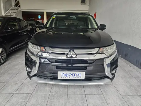 Mitsubishi Outlander GLS 2.4 4x4 usado (2016) color Negro precio u$s19.900