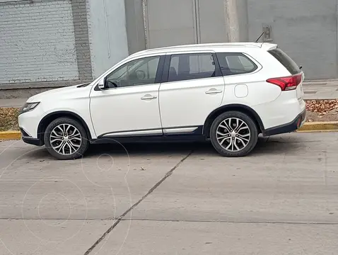 Mitsubishi Outlander GLX 2.0 4x2 usado (2018) color Blanco Perla precio €26.000