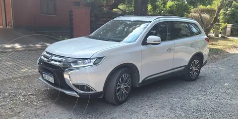 Mitsubishi Outlander GLS 2.4 4x4 usado (2017) color Blanco Perla financiado en cuotas(anticipo $11.800.000 cuotas desde $685.000)