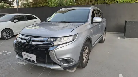 Mitsubishi Outlander  2.4 GL 4X2 Aut usado (2015) color Plata precio $8.780.000