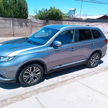 Mitsubishi Outlander  2.4L GLX 4X4 Aut usado (2019) color Gris precio $14.800.000