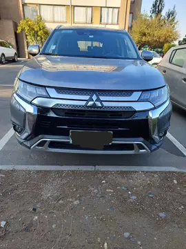 Mitsubishi Outlander  2.4 GLX 4X4 Aut usado (2022) color Gris precio $22.000.000