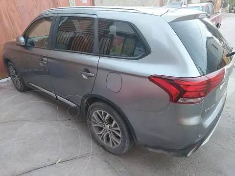 Mitsubishi Outlander  2.4L GLX 4X4 Aut usado (2019) color Gris precio $14.100.000