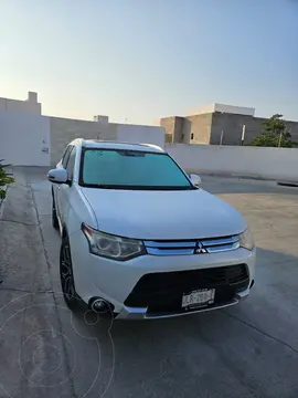 Mitsubishi Outlander 2.4L Limited usado (2015) color Blanco precio $204,000