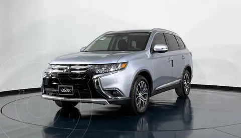 Mitsubishi Outlander 2.4L SE Plus usado (2016) color Negro precio $304,999
