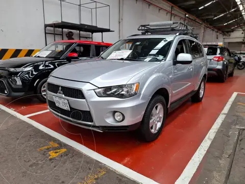 Mitsubishi Outlander 2.4L ES usado (2013) color Plata precio $175,500