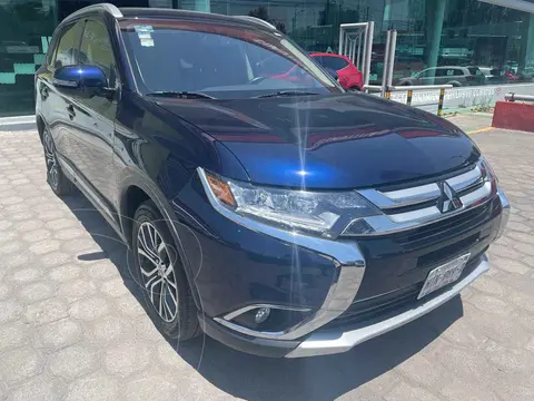Mitsubishi Outlander 2.4L SE usado (2018) color Azul financiado en mensualidades(enganche $72,562 mensualidades desde $6,127)