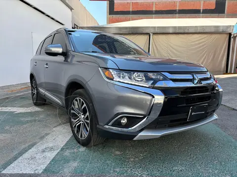 Mitsubishi Outlander 2.4L Limited usado (2018) color Gris precio $275,000