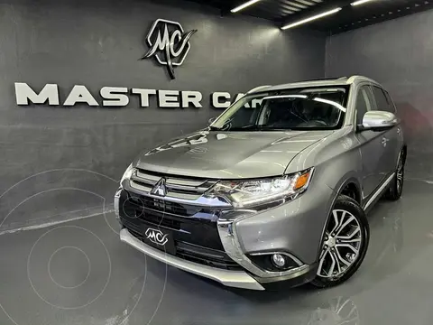 Mitsubishi Outlander 2.4L Limited usado (2018) color plateado precio $259,000