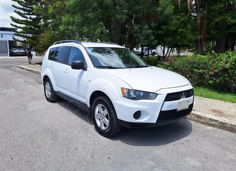 Mitsubishi Outlander 2.4L LS usado (2013) color Blanco precio $162,000