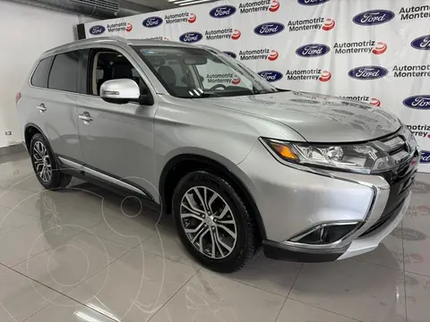 Mitsubishi Outlander 2.4L Limited usado (2018) color Plateado precio $250,000