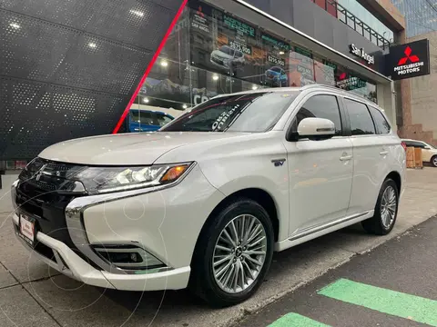 Mitsubishi Outlander Limited usado (2021) color Blanco financiado en mensualidades(enganche $118,720 mensualidades desde $11,329)