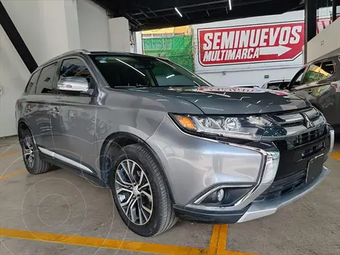 Mitsubishi Outlander 2.4L SE Plus usado (2016) color Gris precio $210,000