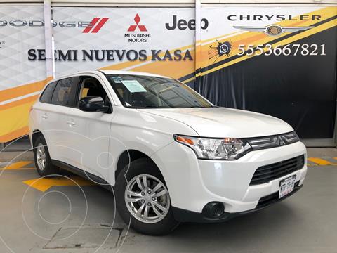 foto Mitsubishi Outlander 2.4L ES usado (2014) color Blanco precio $210,000